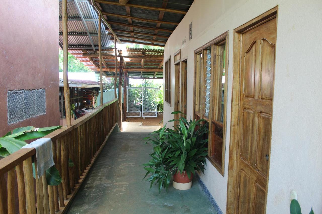 Iguanitas Lodge Pital  Exteriör bild